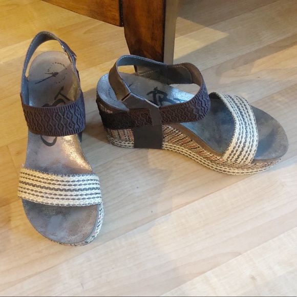 otbt black wedges